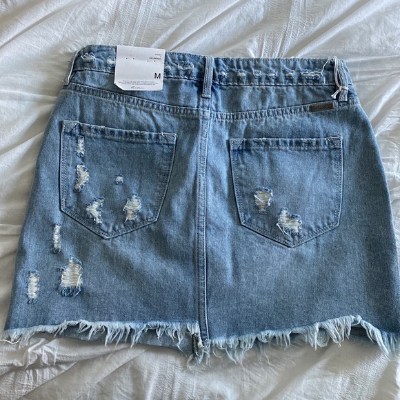 KanCan Distressed Frayed Mini Skirt - Picture 2 of 3